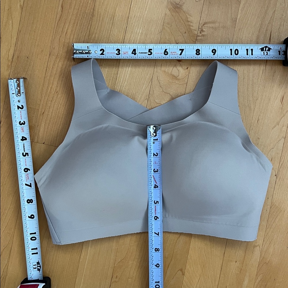 🫶34DD Like New Barely Beige Enlite Bra by Lululemon in Taupe/Cream/Greyish 34E - Picture 13 of 17